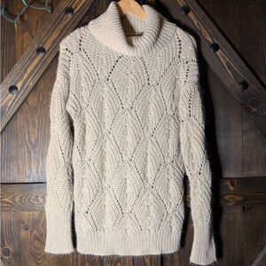 Cream Cable Knit Turtleneck Sweater – Size Small